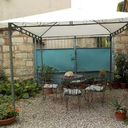 Benvenuti Altrove Oda ve Kahvaltı 3*